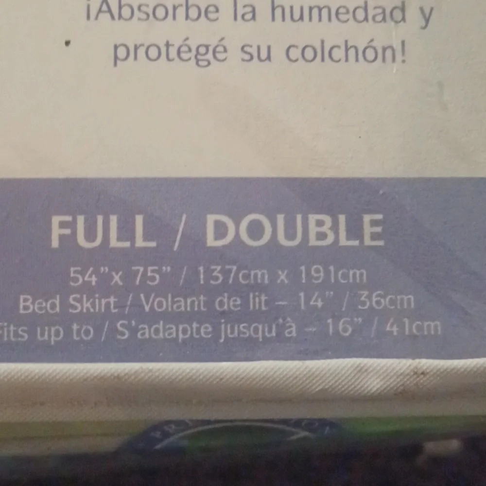 Brand New Premium Mattress Protector Fitted For Full/ Double Mattress.
